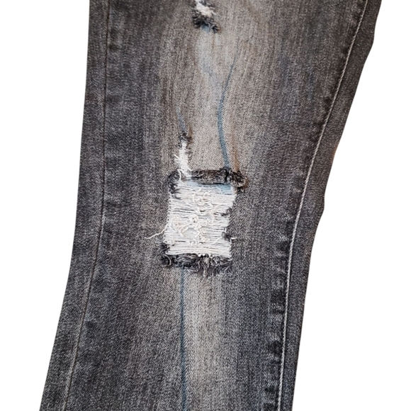 Judy Blue Balck Distressed Skinny Jeans 13/31 NWT - Picture 5 of 7